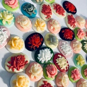 30 Random Hard Resin Rose Cameos, NWT